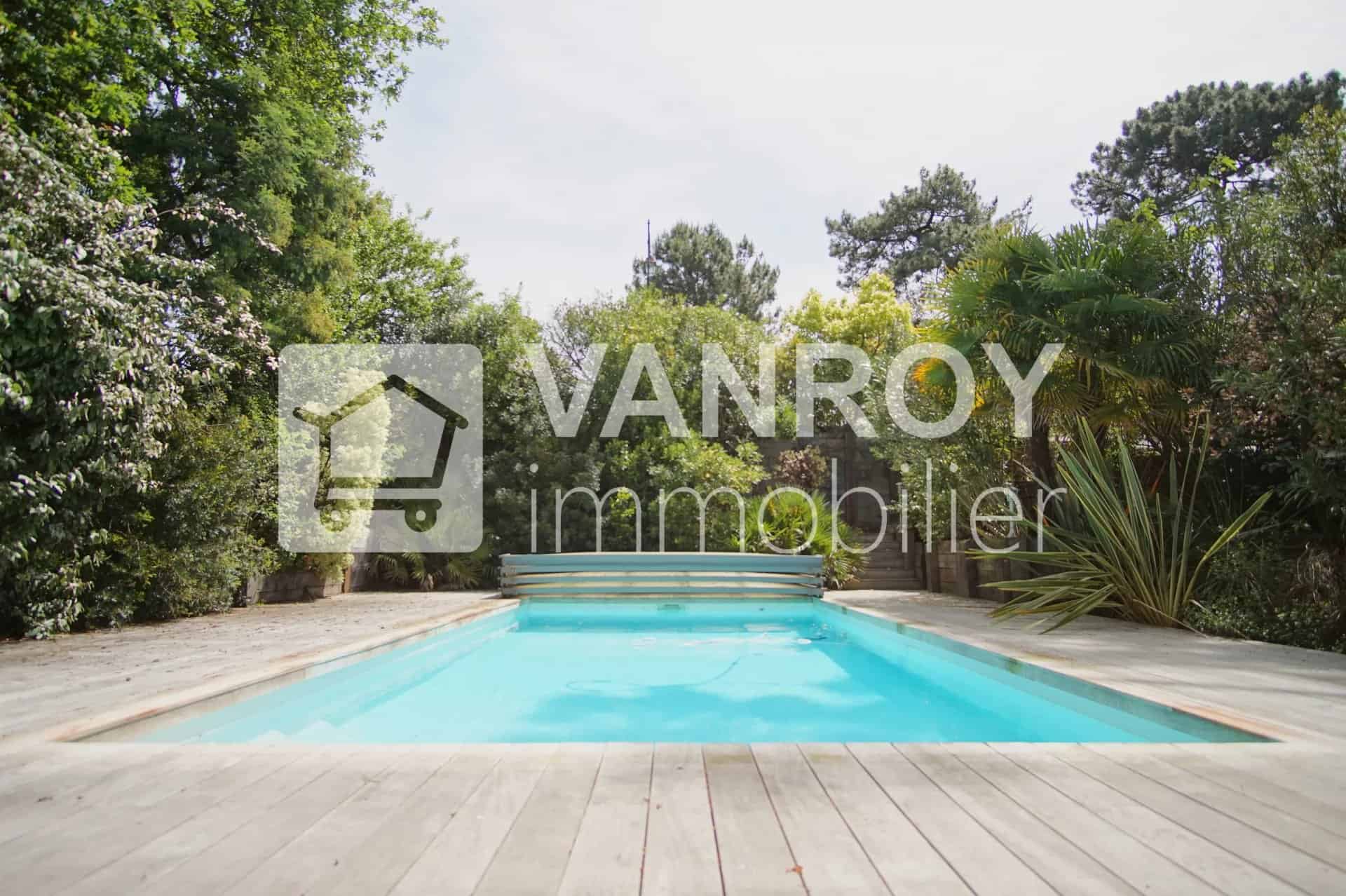 Vendu par VANROY Immobilier !Arcachon – Abatilles / Belle Villa de charme avec 4 chambres et piscine
