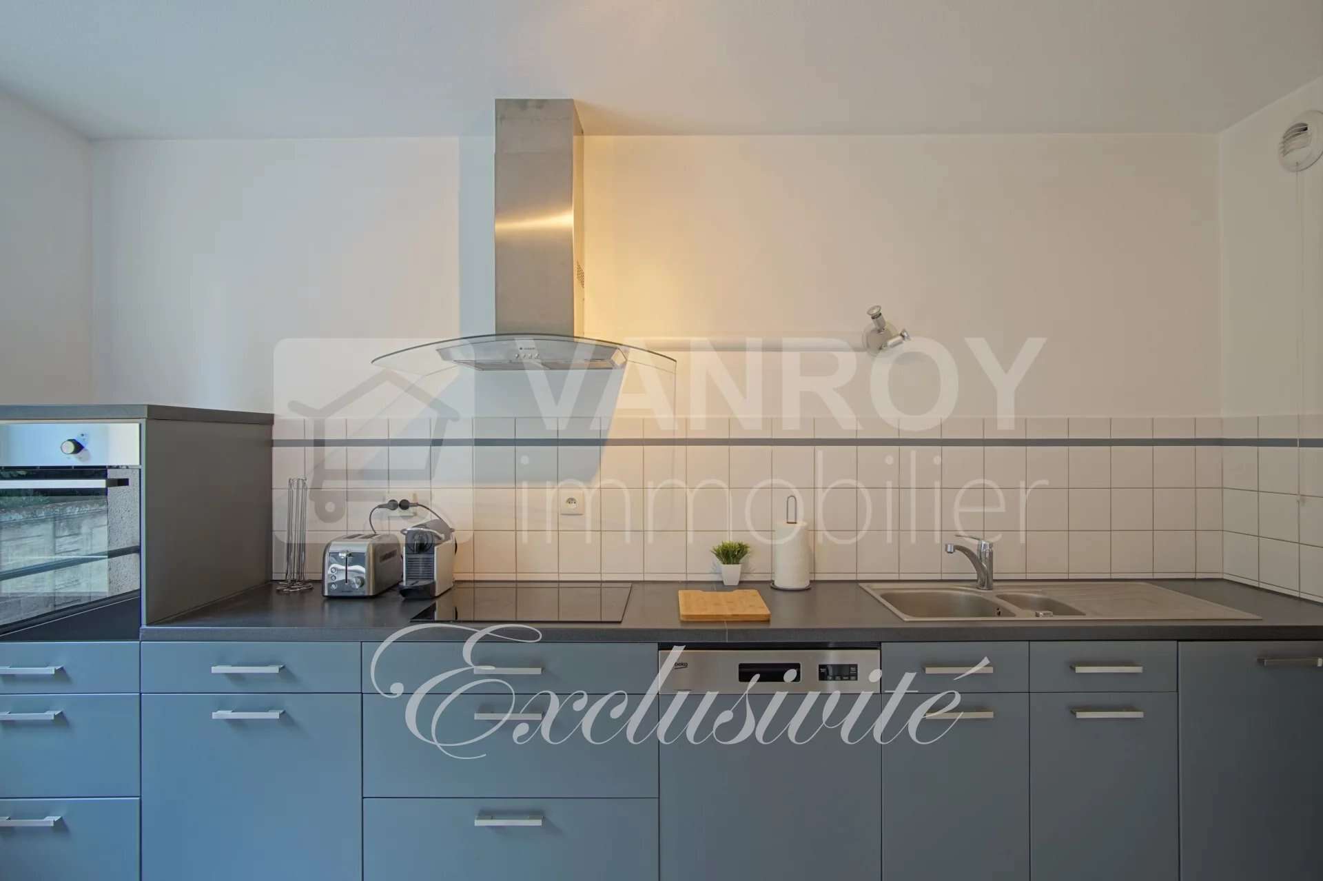 Bordeaux – Labottière / Appartement T3 tout confort de 68 m² avec parking & cellier / Cuisine aménagée